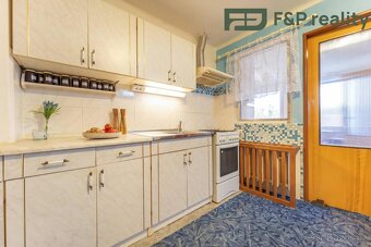 Prodej rodinného domu s dvěmi garážemi, 175 m2, Lipoltice - 3