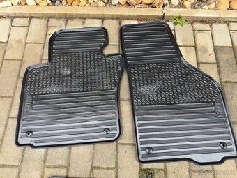 ORIGINÁL KOBEREČKY OCTAVIA 2. - 3