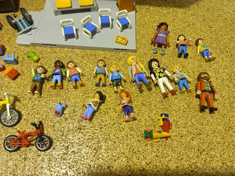 Playmobil 9453 – Velká škola - 3