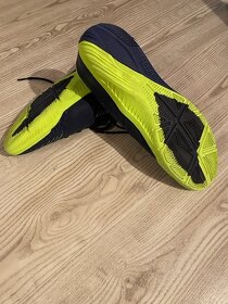 Prodám sálovou obuv Kipsta Imviso - 3