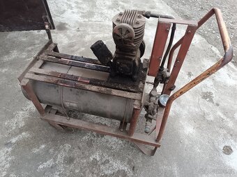 Kompresor dílenský - 3