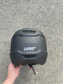 Leatt MTB integrální helma - 3