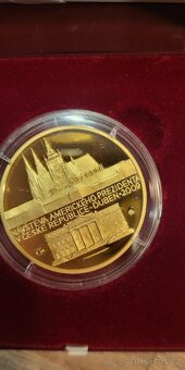 Prodám 2 ks zlatých invest. mincí 1oz- Barack Obama v ČR - 3