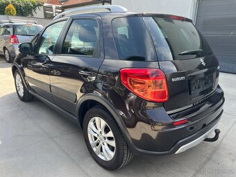 SUZUKI SX4 1.6i 88KW 1.MAJITEL 35000KM NAVIG.TAŽNÉ VYHŘ.SED. - 3