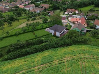 Stavební pozemek včetně povolení 1251 m2 v obci Bohušice - 3
