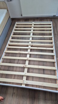 Nízká postel + matrace + chránič matrace 120×200 - 3