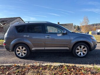 Prodám Mitsubishi Outlander 2.0 di-d 123kw servis, nová STK - 3