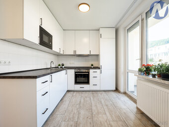 Prachatice, prodej bytu 3+1 s lodžií a garáží - 3