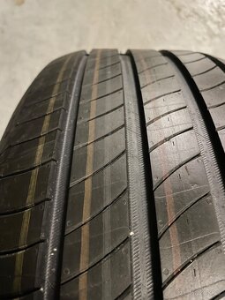 Pneu Michelin 4x 235/50/19 dot24 - 3