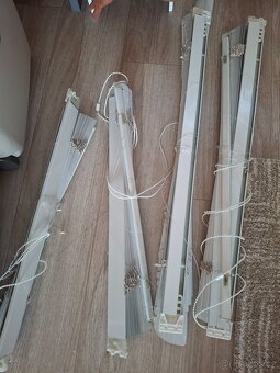 Demontované žaluzie asi 11ks různé druhy - 3