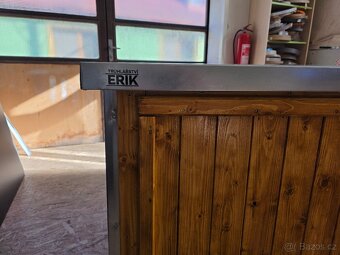 Prodám izolovanou oplechovanou psí boudu - 3