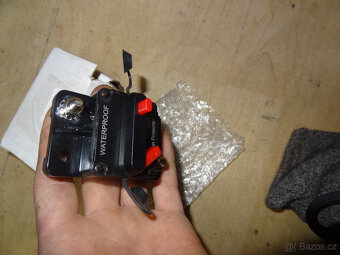 vodeodolny DC JISTIC VYPINAC 30A na lode a do vlhka - 3