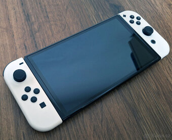 Nintento Switch OLED - Kompletní příslušenství - 3