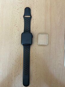 Prodám Apple Watch SE 44mm tmavě šedé v záruce a pojištěné - 3