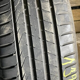 Letní pneu 215/55 R17 94V Pirelli 4,5-5mm - 3