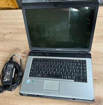 Toshiba Satellite L300-129 - 3
