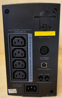 APC UPS 700VA - záložní zdroj - 3