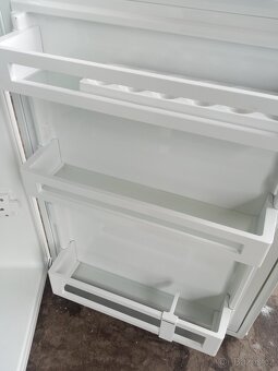 Lednička Liebherr- skoro nová (široká 60 cm) - 3