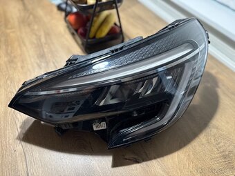 Levé přední svetlo Renault Clio V pure vision LED 260607647R - 3