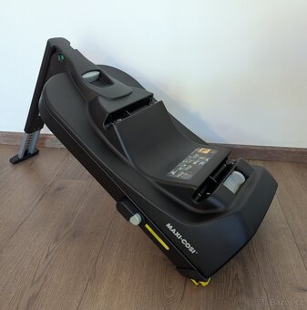 Autosedačka Maxi-Cosi CabrioFix i-Size + základna - 3