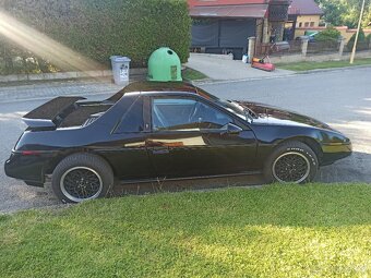 Pontiac Fiero - 3