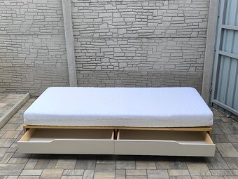 Prodám dřevěnou postel + Matrací ZDARMA - 3