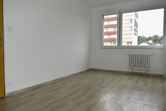 Náchod -  prodej bytu 3+1 se zasklenou lodžií - 3