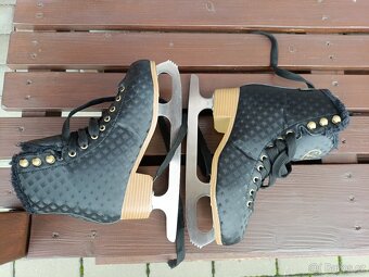 Dámské brusle Nils Extreme vel.37 - 3