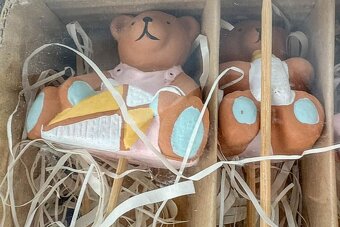 12ks/ medvídek keramika , zápich / 1krabice - 3