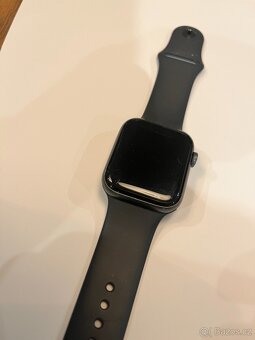 Apple Watch SE 44mm, Aluminium, Black Sport, super stav - 3