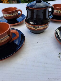 Hrnečky plus konvička. - 3
