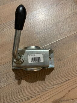 Drzak na operne kolecko ke karavanu - 3