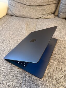 13” Macbook Air M2 16/256GB, téměř nový v záruce - 3