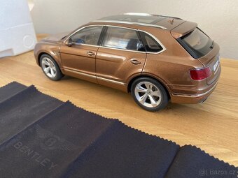 PRODÁNO Bentley Bentayga Kyosho 1:18 - 3