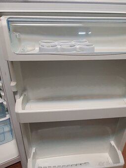 Dovoz - úsporná lednice BEKO s vnitřním mrazákem - 3