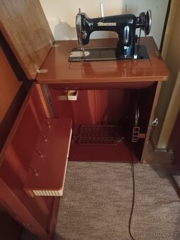 Starý šicí stroj Minerva - 3