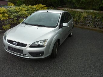 FORD FOCUS NA DÍLY R.V. 2005 - 3