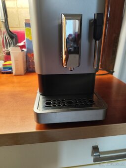 Prodám automatický kávovar Sencor SES 8010CH - 3