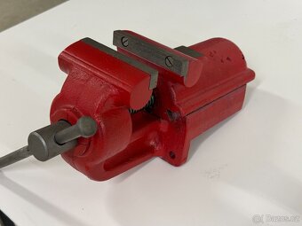 dílenský svěrák, čelistí 135mm - 3