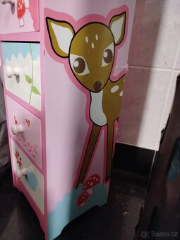 Dětská růžová skříňka - 3