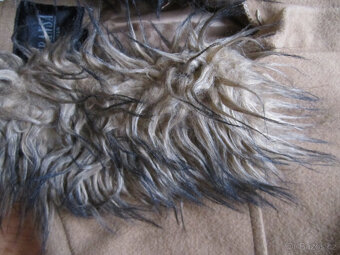 Béžová krátká bunda vel. L/40, akryl a 25% vlny - 3