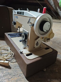 Šicí stroj Lucznik Predom 438 - 3