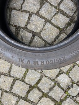 Zimní pneu 235/50 R18 continental - 3