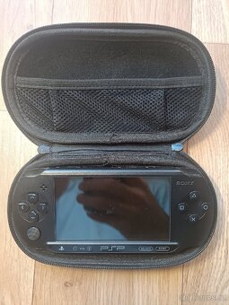 SONY PSP E1004 Charcoal Black s 8 hrama - 3