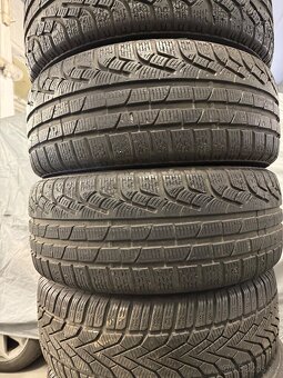 prodám zimní 215/45/18 Pirelli - 3