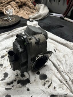 Škrtící kapka / egr ventil 2.0tdi 125kw - 3