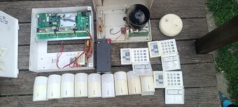 Prodám  plně funkčních GSM alarm - 3