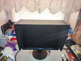 Profesionální grafický monitor Samsung XL20 - 3