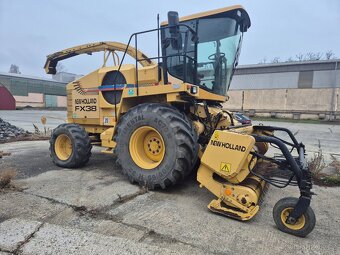 Samojízdná sklízecí řezačka New Holland fx 38 - 3