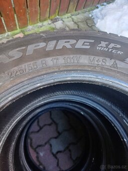 Prodám sadu zimních pneu 225/55R17 Apollo - 3